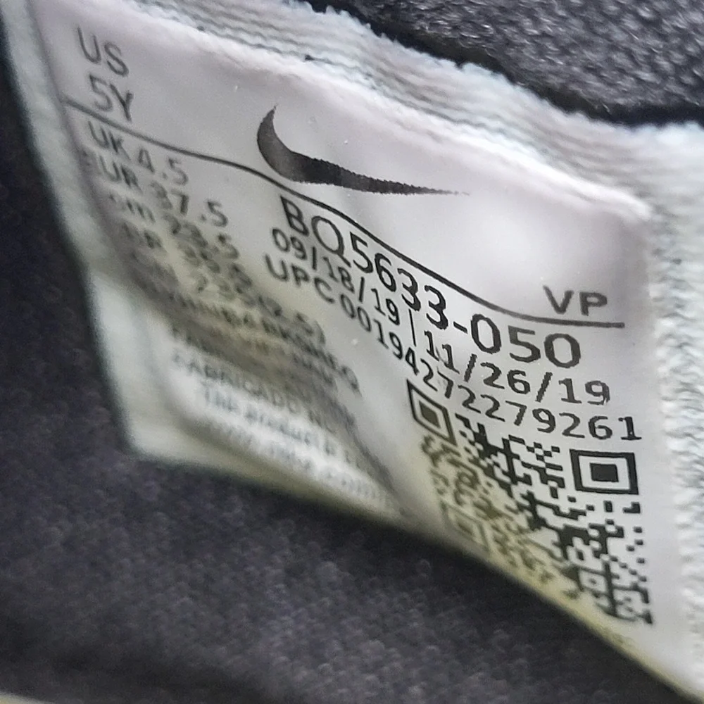 Nike Zoom Freak 1 Basketball Shoes Boys Size 5‎ Y Smoke Grey Sneakers BQ5633-050